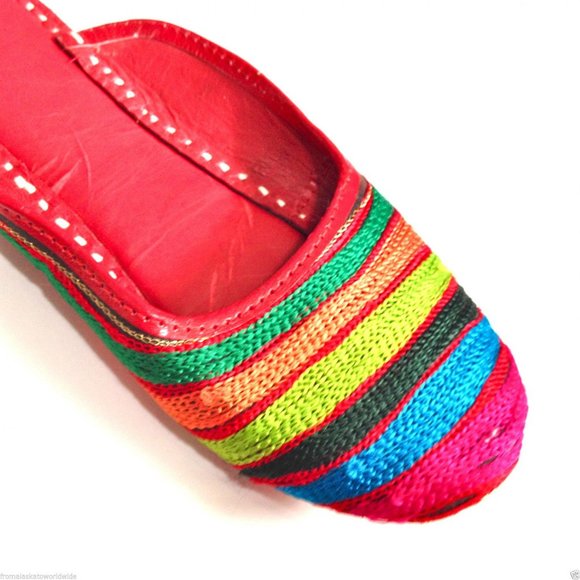 Embroidered slide on Shoes - Picture 3 of 3